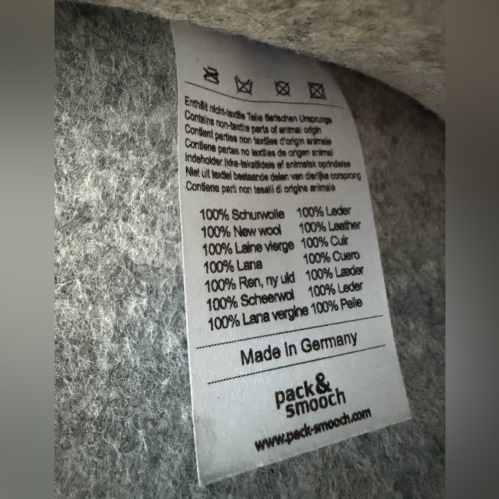 Pack &Smooch Felted Wool and Leather Laptop Sleeve, grey, int. pockets,snap, EUC - Picture 10 of 10